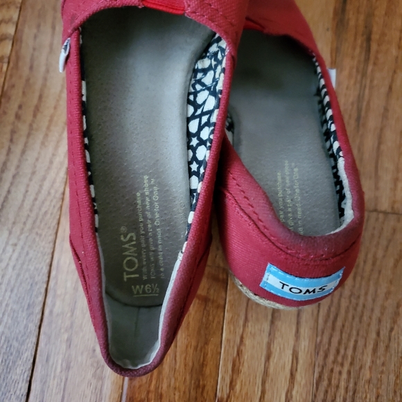 Toms Red Michelle Wedge Open Toe Sandal - Picture 10 of 10